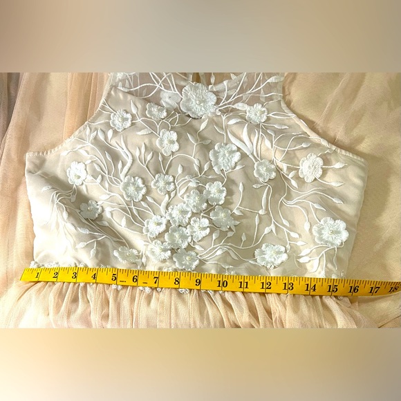 Elegant Cream Floral Dress sz. 18.5, juniors, girls, women, lace, chiffon - Picture 13 of 16